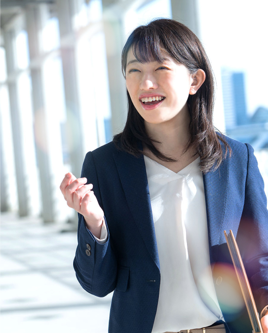 楽しんで働く女性